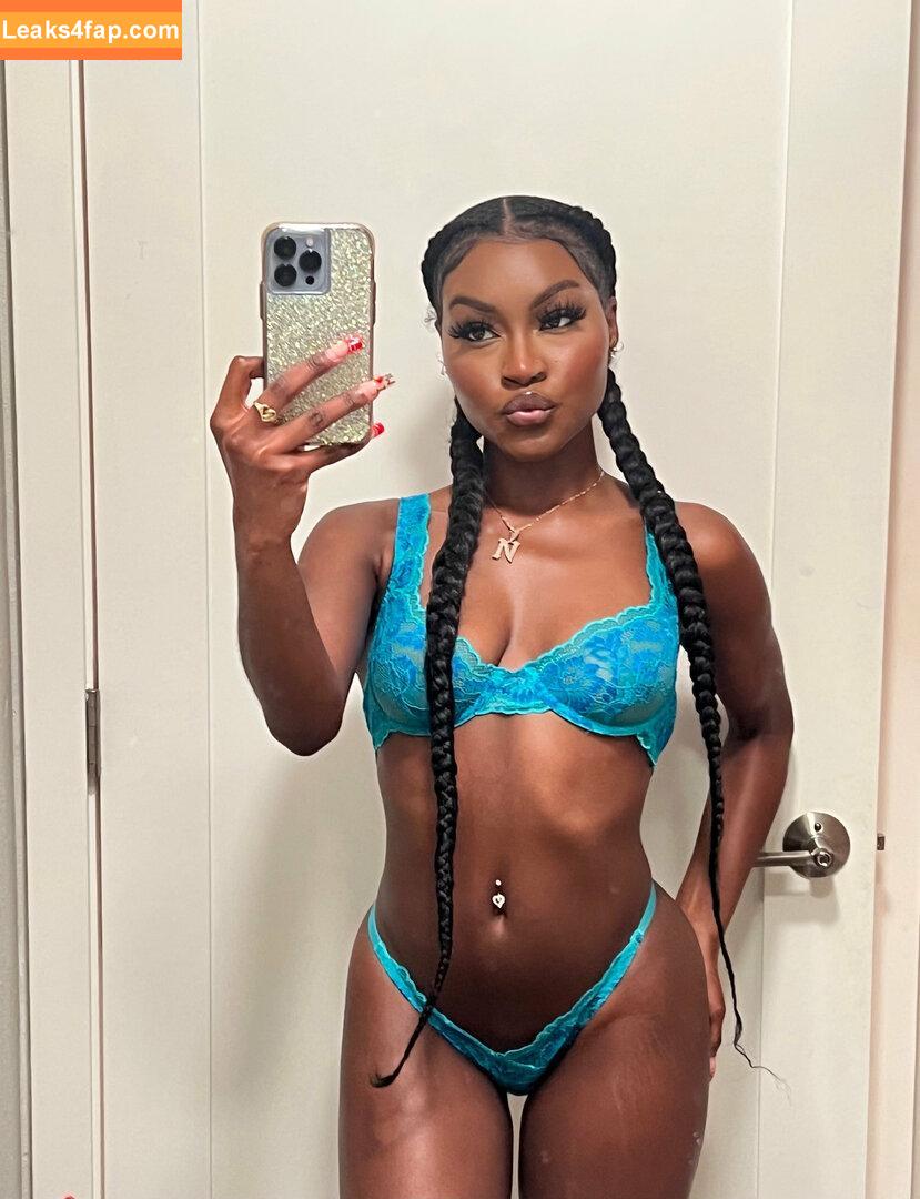 juiicyyyfruit / juicy_the_body leaked photo photo #0024