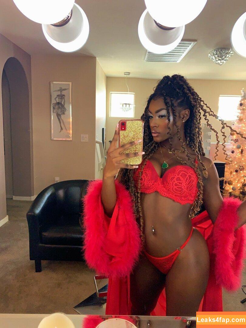 juiicyyyfruit / juicy_the_body leaked photo photo #0031