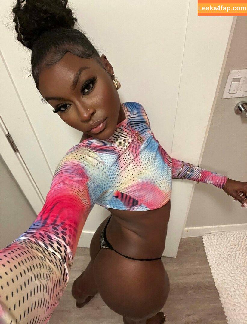 juiicyyyfruit / juicy_the_body leaked photo photo #0044