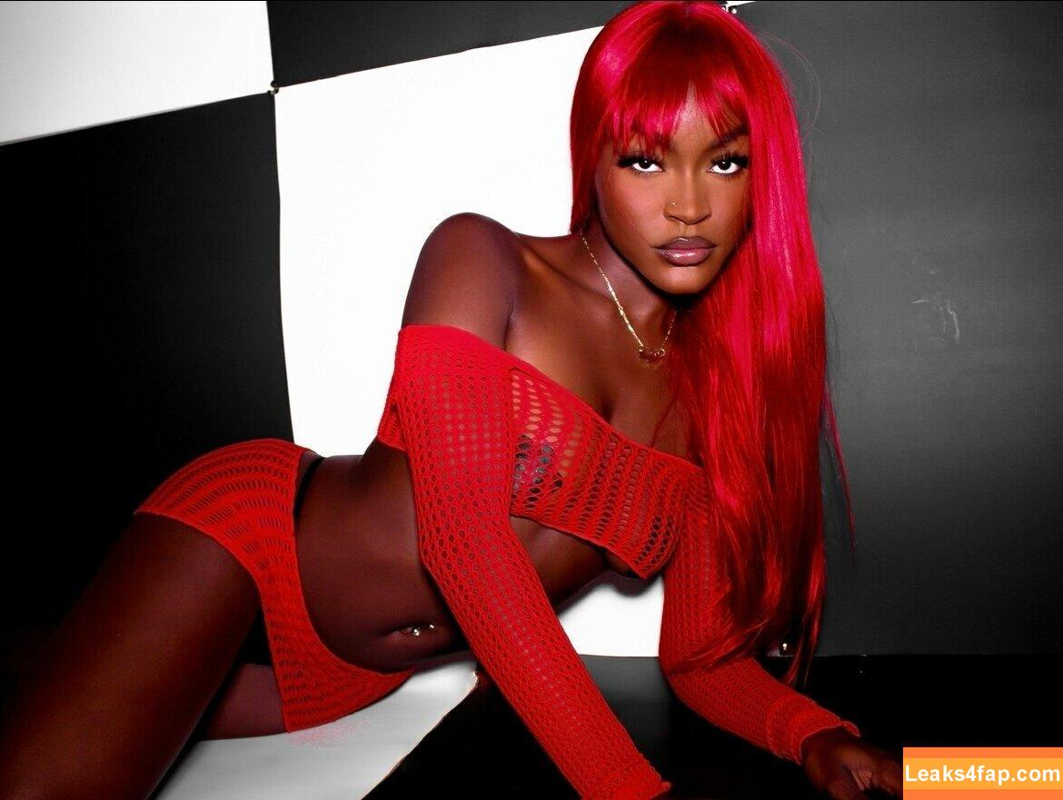 juiicyyyfruit / juicy_the_body leaked photo photo #0046