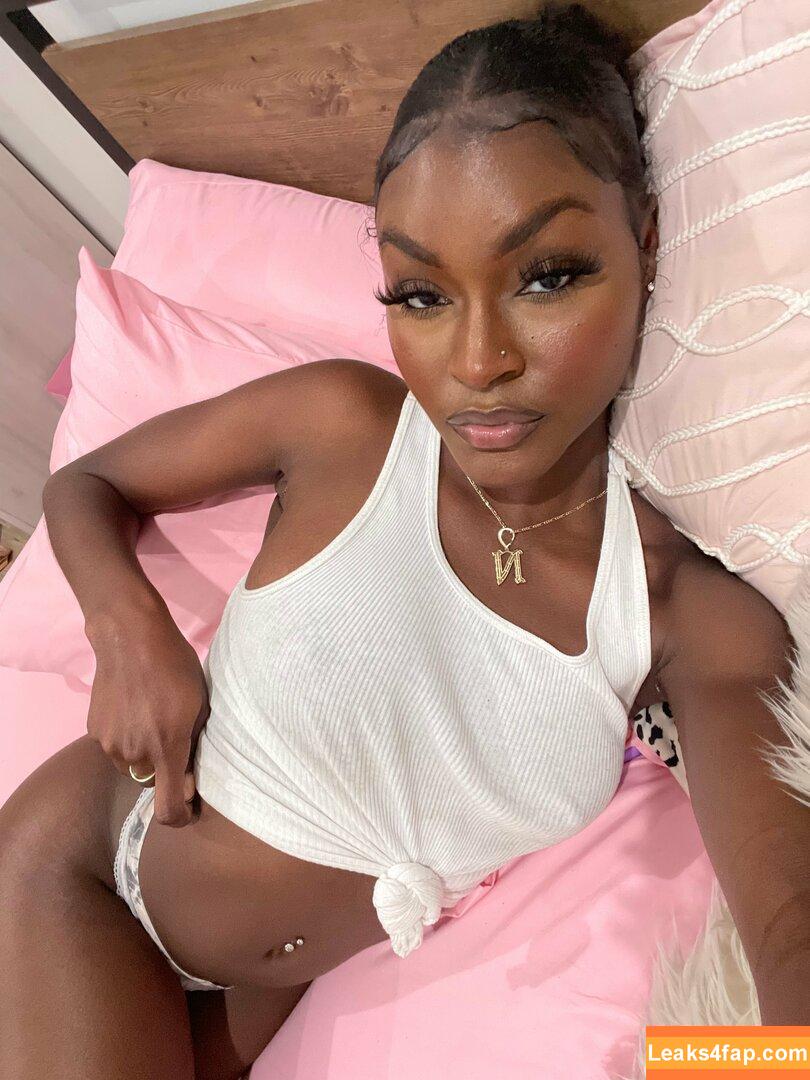 juiicyyyfruit / juicy_the_body leaked photo photo #0069