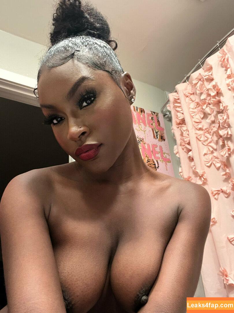 juiicyyyfruit / juicy_the_body leaked photo photo #0076