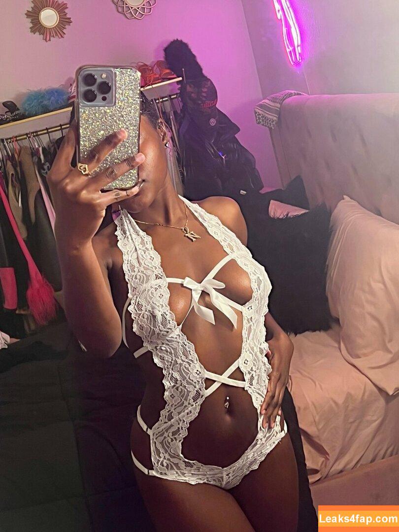 juiicyyyfruit / juicy_the_body leaked photo photo #0077