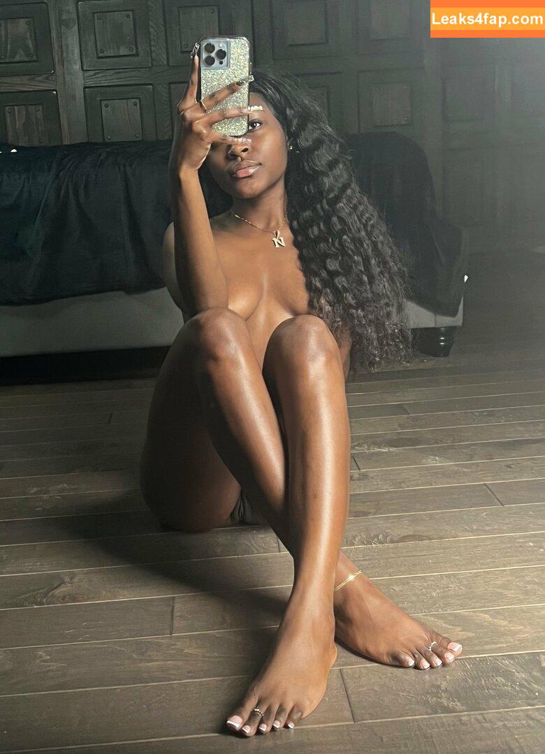 juiicyyyfruit / juicy_the_body leaked photo photo #0111