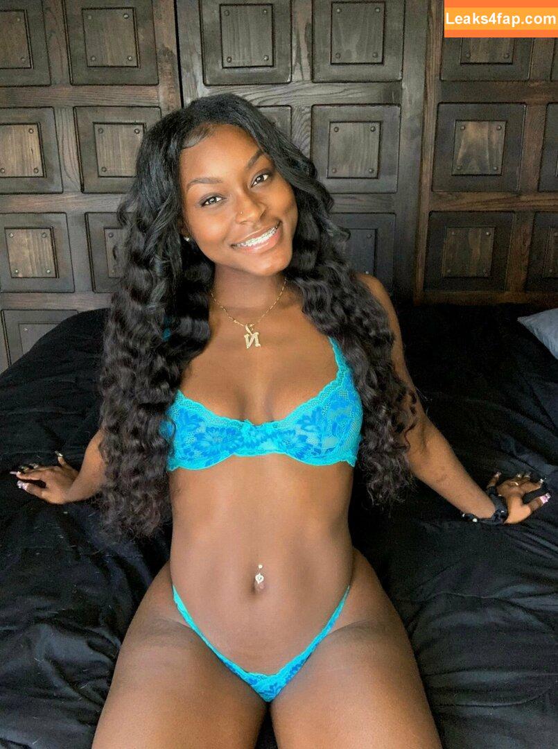 juiicyyyfruit / juicy_the_body leaked photo photo #0116