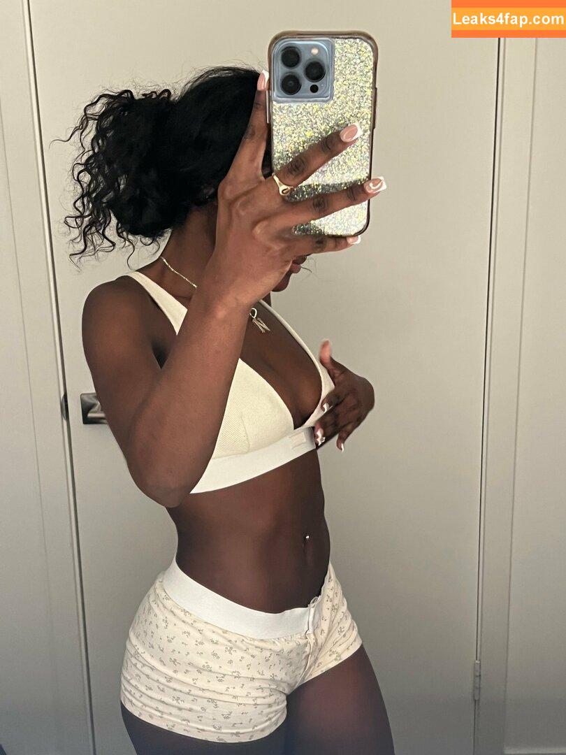 juiicyyyfruit / juicy_the_body leaked photo photo #0149