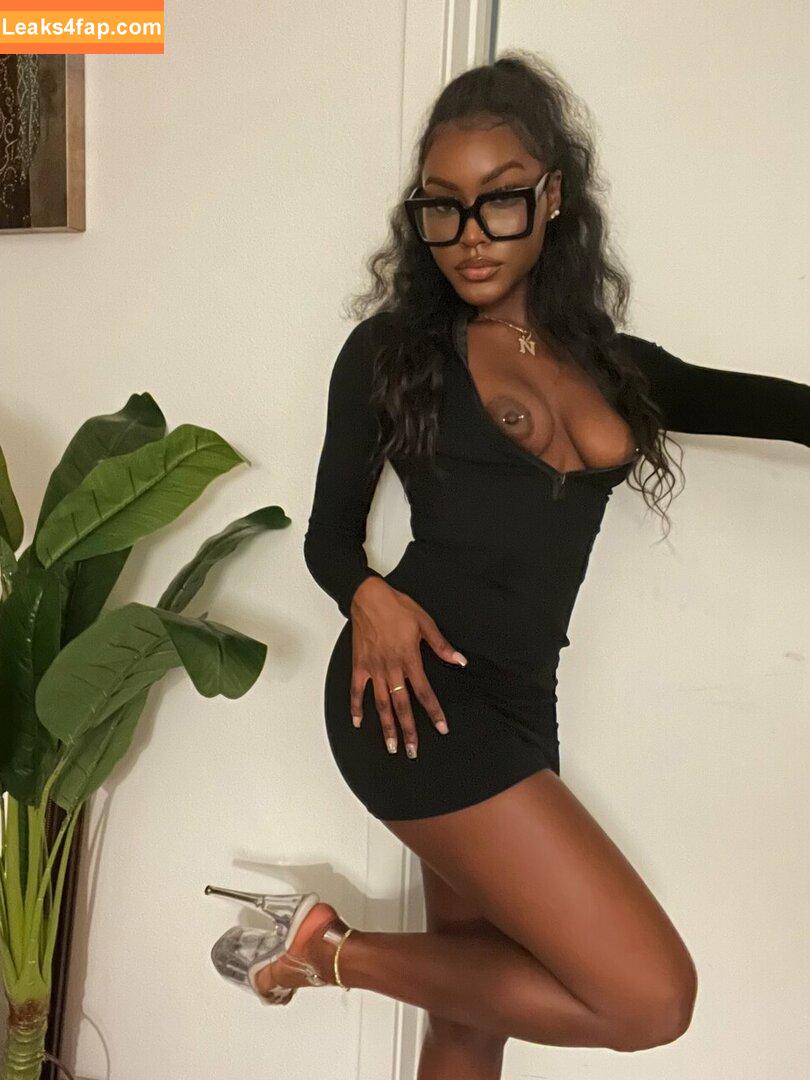 juiicyyyfruit / juicy_the_body leaked photo photo #0178