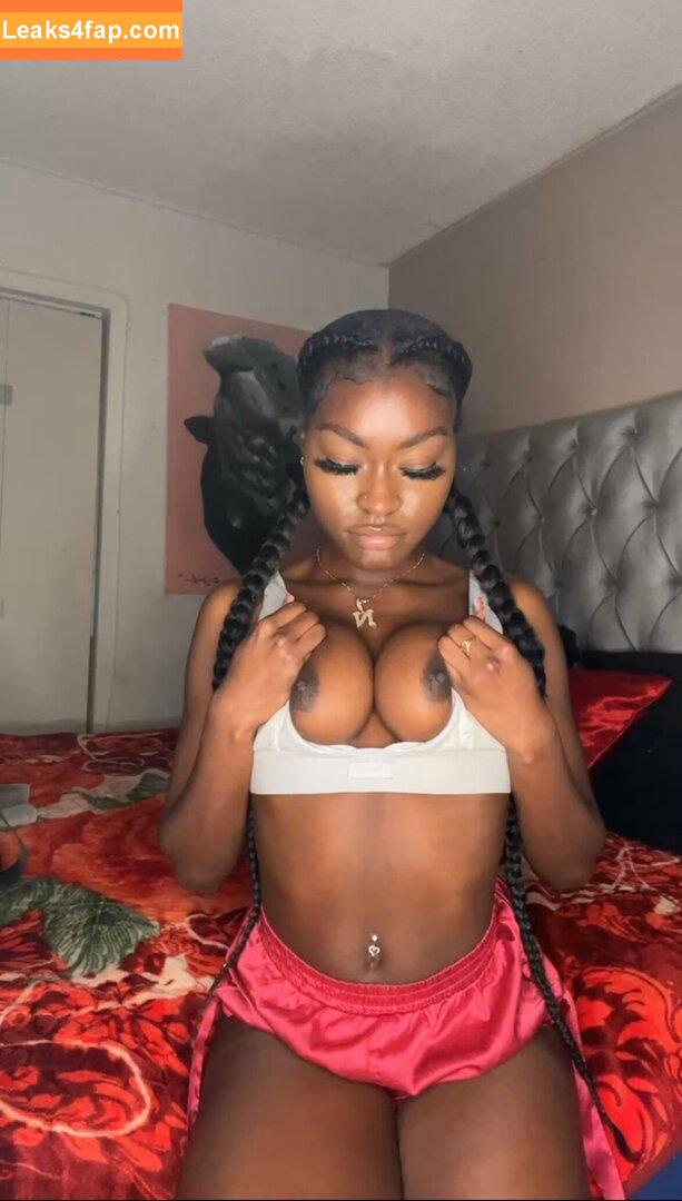 juiicyyyfruit / juicy_the_body leaked photo photo #0189