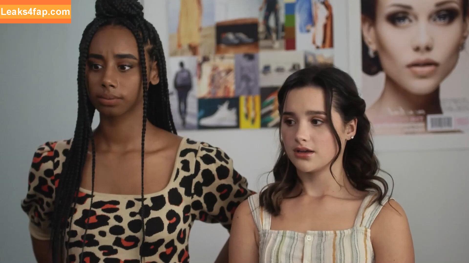 Jules LeBlanc / Annie LeBlanc / julesleblanc leaked photo photo #0192