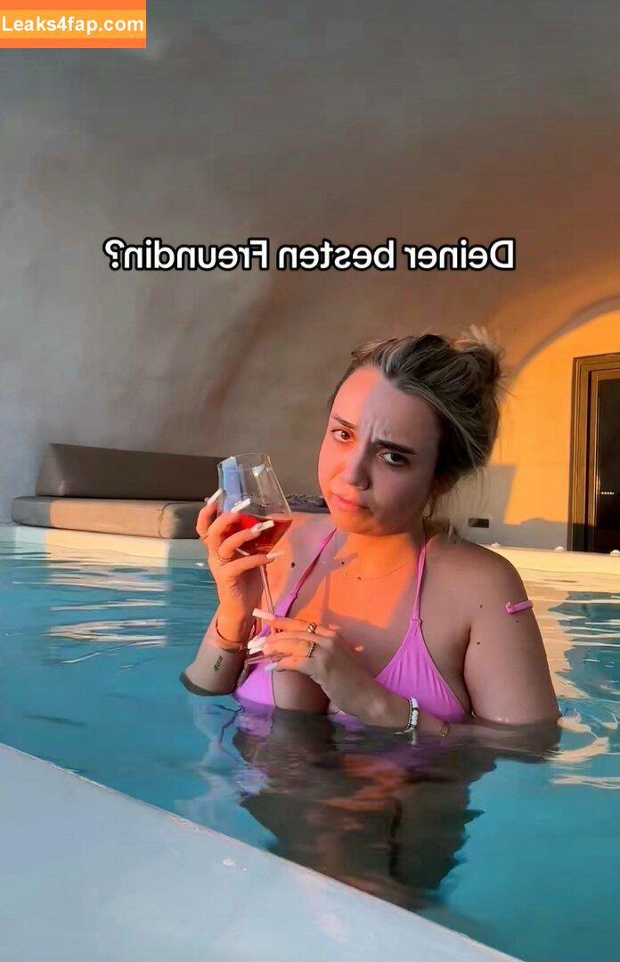 Julesboringlife / sarahtoninx9_ leaked photo photo #0110