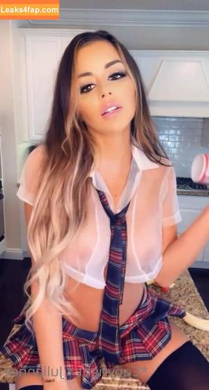 Juli Annee photo #0145