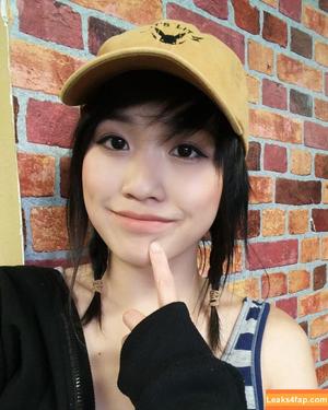 Julia Chow photo #0001