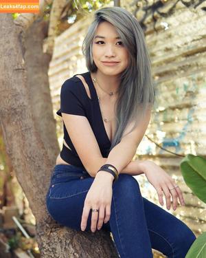 Julia Chow photo #0002