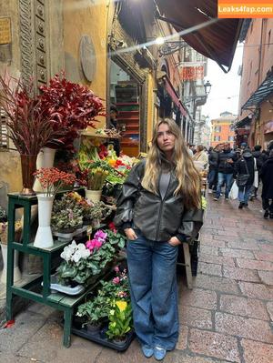 Julia Ernst photo #0322