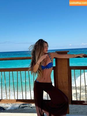 Julia Ernst photo #0339