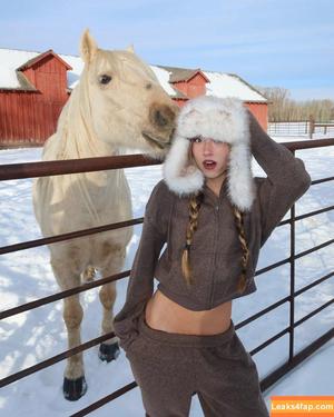 Julia Ernst фото #0370