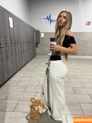 Julia Ernst photo #0420