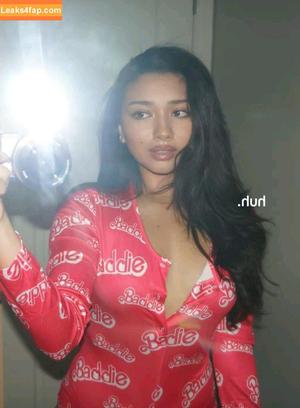 Julia Garcia photo #0015