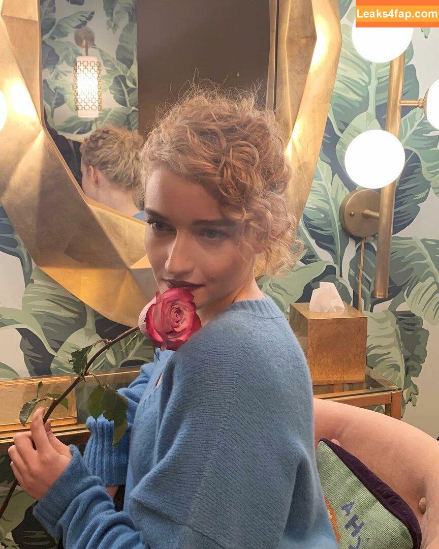 Julia Garner / juliagarnerofficial / ztyg_29 leaked photo photo #0083