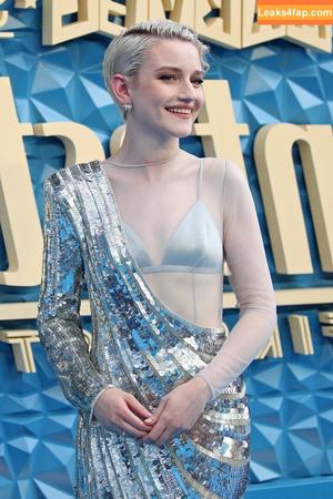 Julia Garner photo #0125