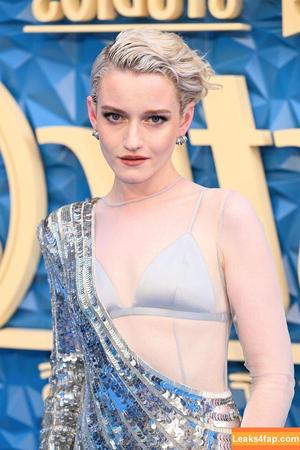 Julia Garner photo #0131