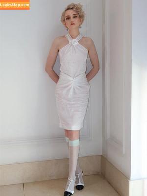 Julia Garner photo #0134