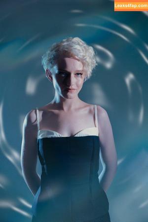 Julia Garner photo #0138