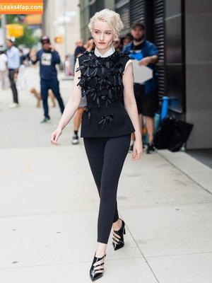 Julia Garner photo #0144