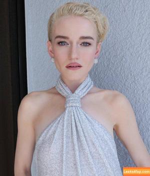 Julia Garner photo #0176