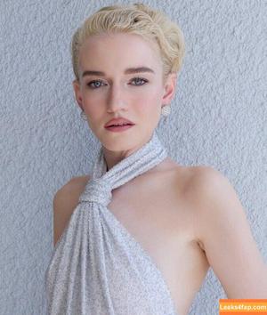 Julia Garner photo #0179