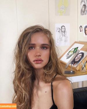 Julia Gisella photo #0003