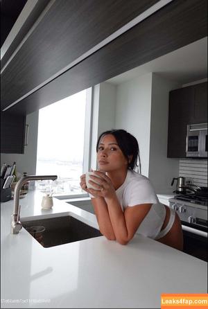 Julia Kelly photo #0004