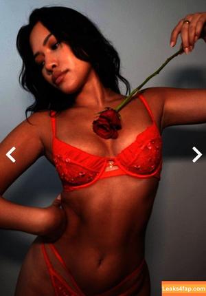 Julia Kelly photo #0024