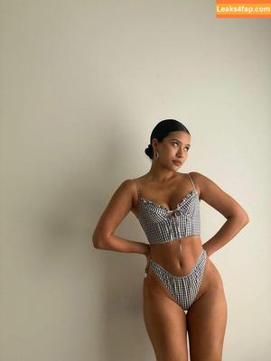 Julia Kelly photo #0038