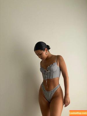 Julia Kelly photo #0043