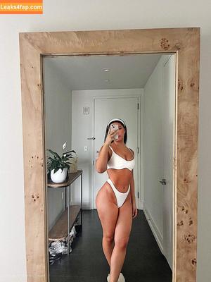 Julia Kelly photo #0105