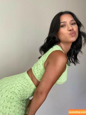 Julia Kelly photo #0112