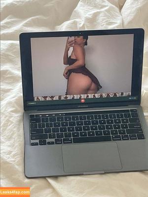 Julia Kelly photo #0115