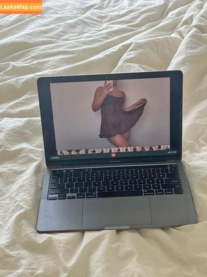 Julia Kelly photo #0116