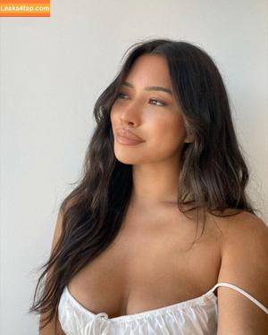 Julia Kelly photo #0139