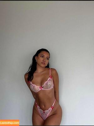 Julia Kelly photo #0159