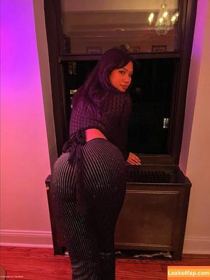 Julia Kelly photo #0183