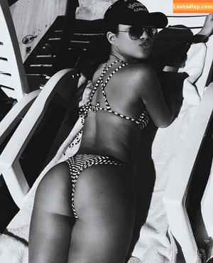 Julia Kelly photo #0390