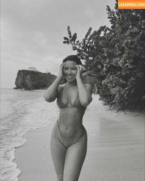 Julia Kelly photo #0394