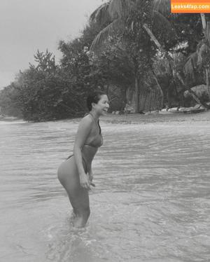 Julia Kelly photo #0395