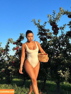 Julia Kelly photo #0415