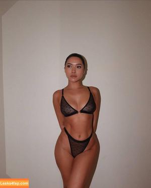 Julia Kelly photo #0478