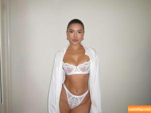 Julia Kelly photo #0539