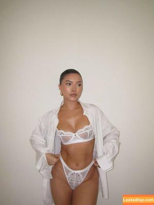 Julia Kelly photo #0558