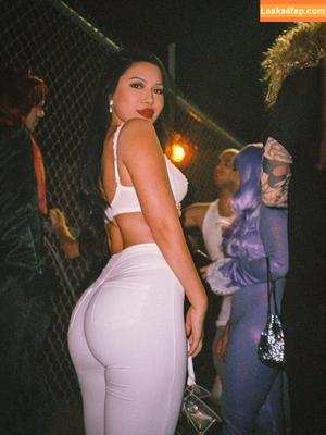 Julia Kelly photo #1516